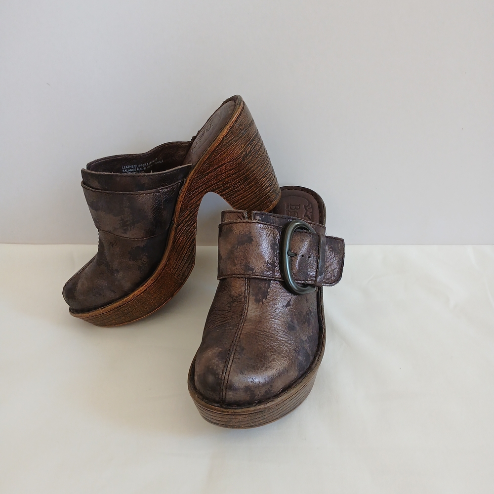 Born Shoes Women Ibra Moro Metallic Clogs Mules with Buckle 6